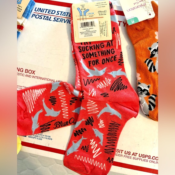 Set of 1 pair socks plus zipper bag, NWT, Blue Q - Picture 3 of 8